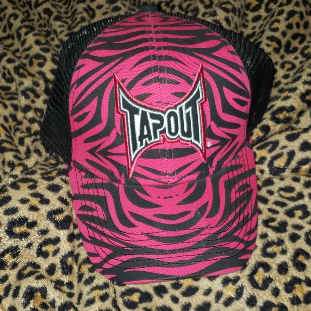 Tapout snapback cap